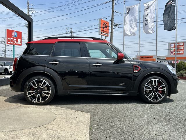 MINI CROSSOVER
