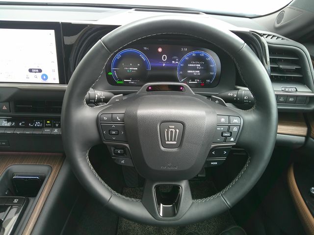 CROWN sedan hybrid