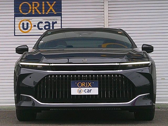 CROWN sedan hybrid