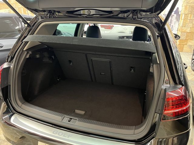 VOLKSWAGEN e-GOLF