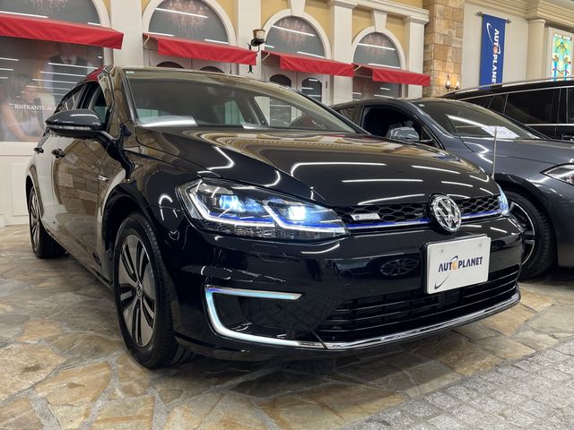 VOLKSWAGEN e-GOLF