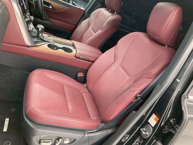 LEXUS LX600