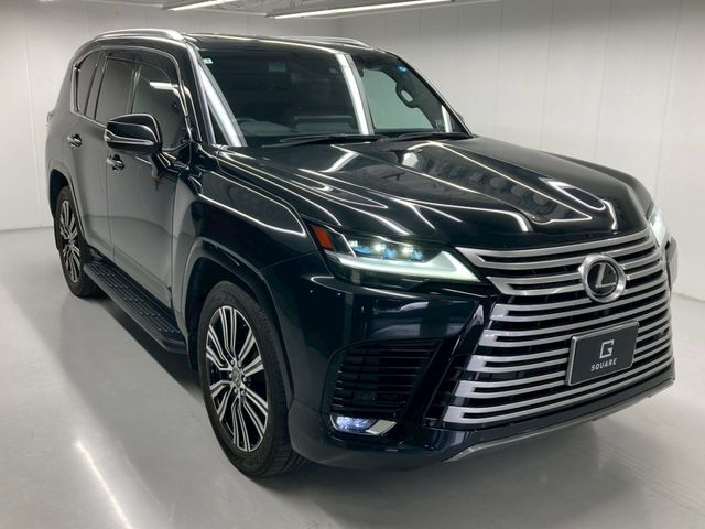 LEXUS LX600