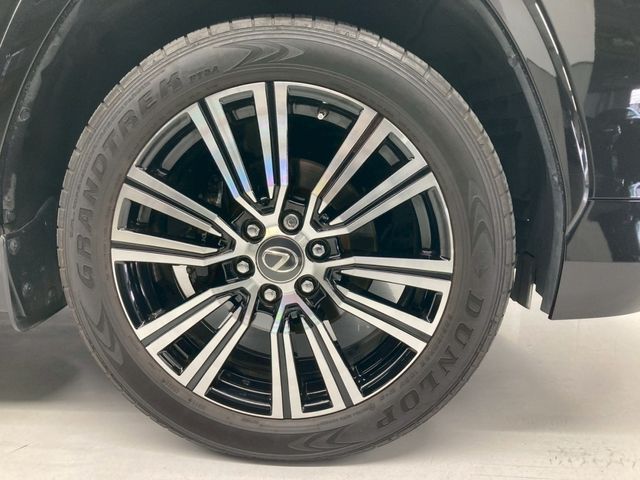 LEXUS LX600
