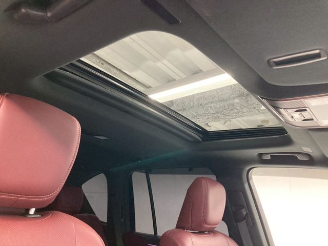 LEXUS LX600