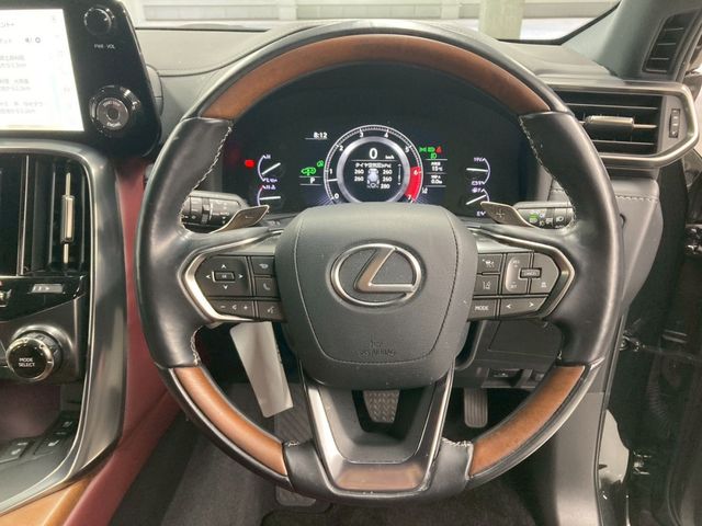 LEXUS LX600