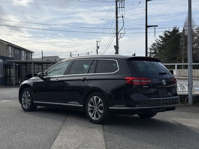 VOLKSWAGEN PASSAT VARIANT
