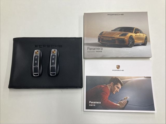 PORSCHE PANAMERA