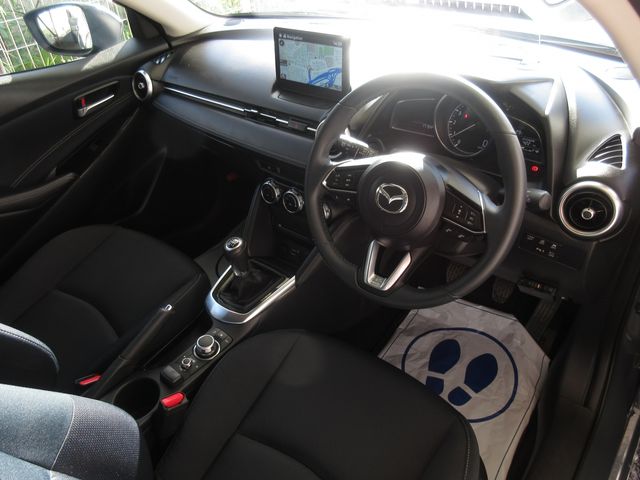 MAZDA2