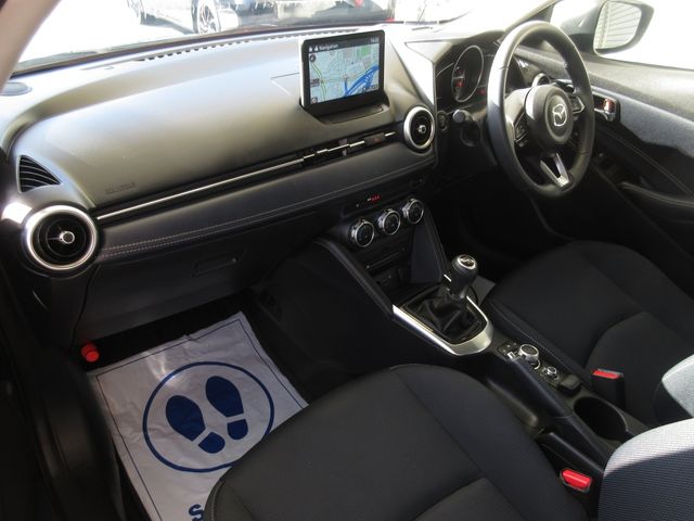 MAZDA2