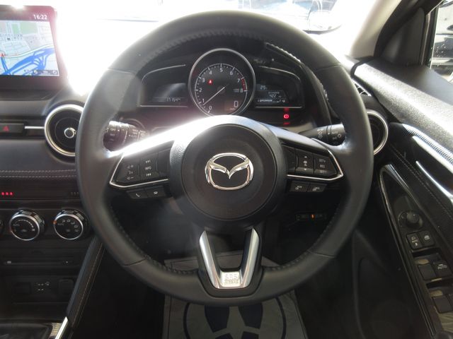 MAZDA2