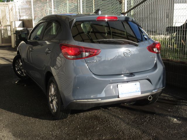MAZDA2