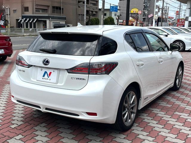 LEXUS CT200h