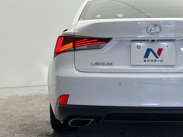 LEXUS IS300