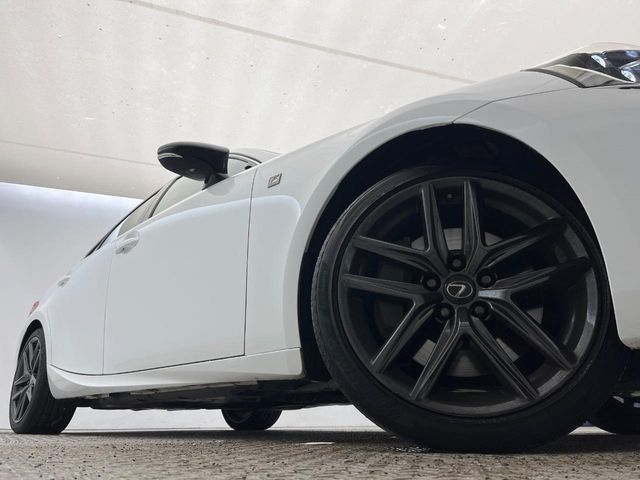 LEXUS IS300