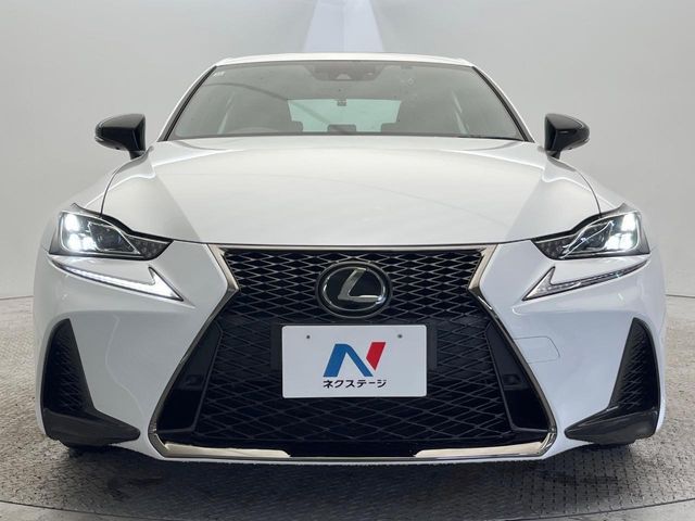 LEXUS IS300