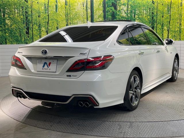 CROWN sedan hybrid 4WD