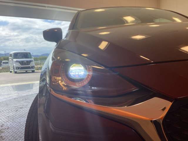 MAZDA2