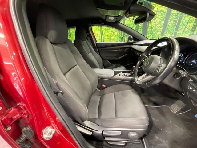 MAZDA3 FASTBACK