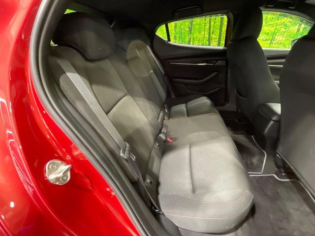 MAZDA3 FASTBACK