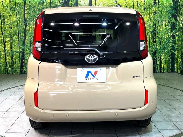 SIENTA HYBRID