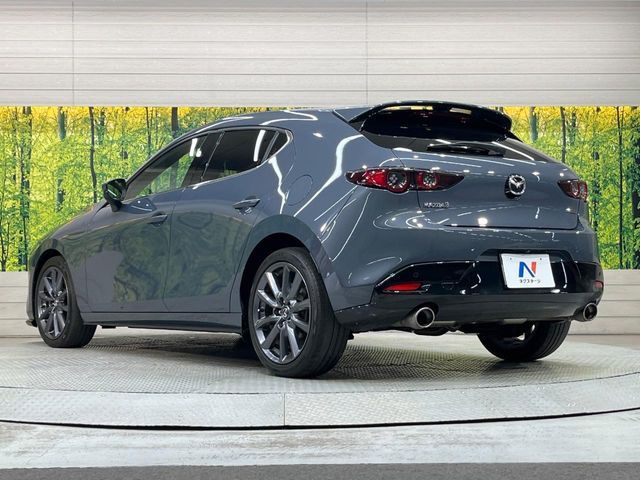 MAZDA3 FASTBACK