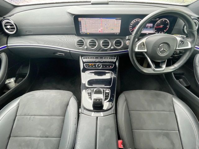 MERCEDES BENZ E class sedan