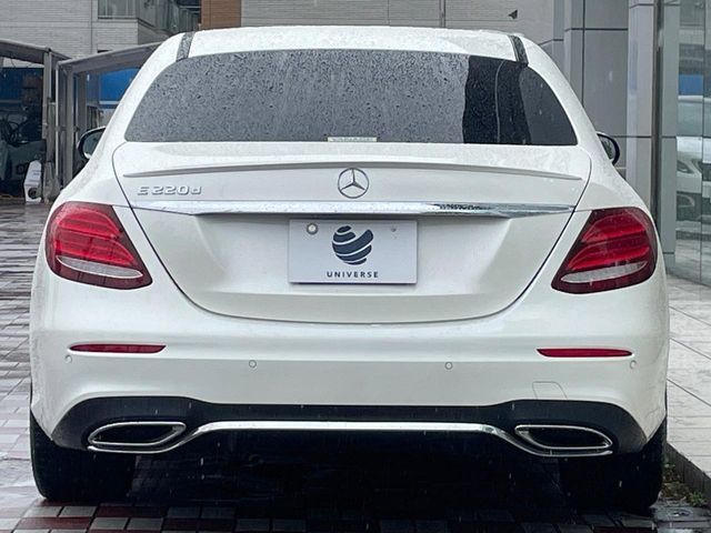 MERCEDES BENZ E class sedan