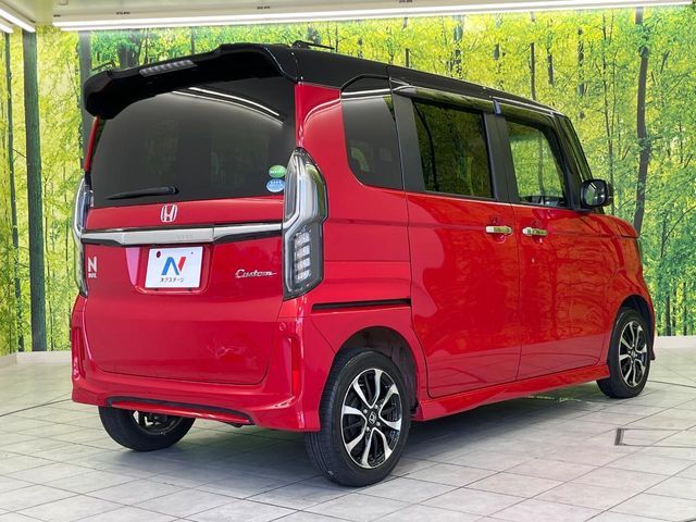N-BOX CUSTOM 4WD