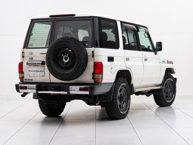 LANDCRUISER van