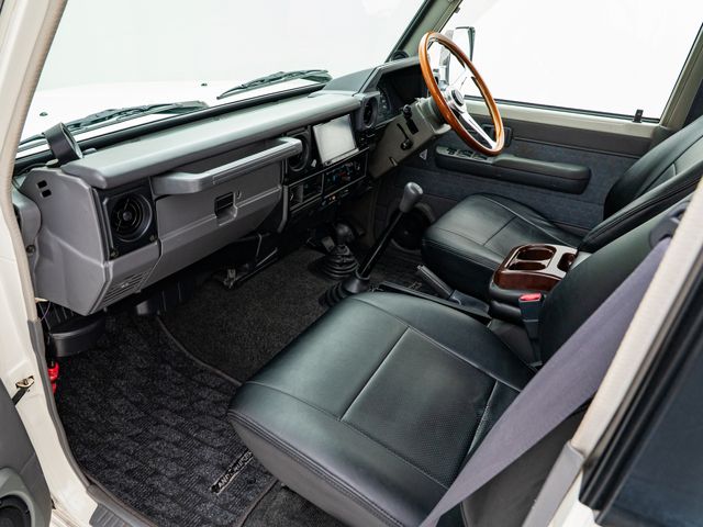 LANDCRUISER van