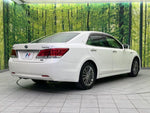 CROWN sedan hybrid
