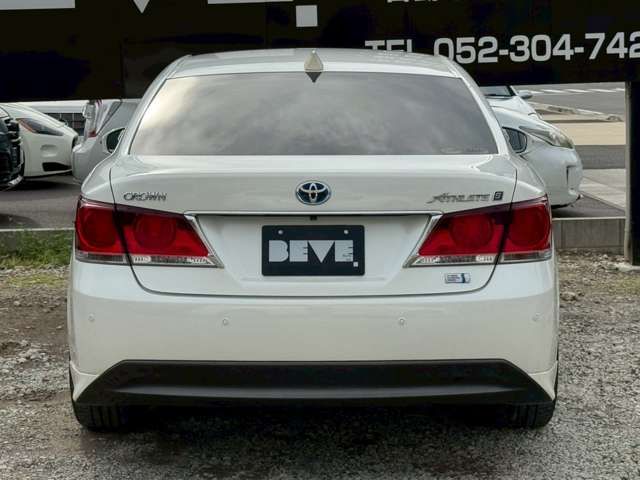 CROWN sedan hybrid