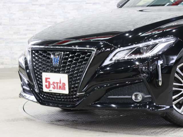 CROWN sedan hybrid