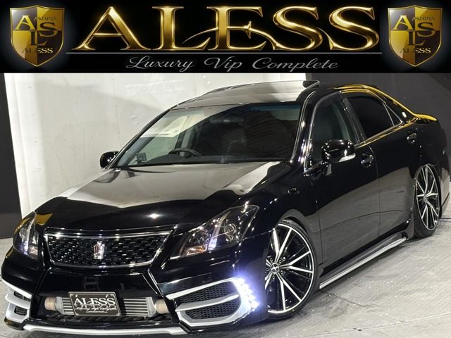 CROWN sedan
