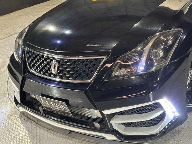 CROWN sedan