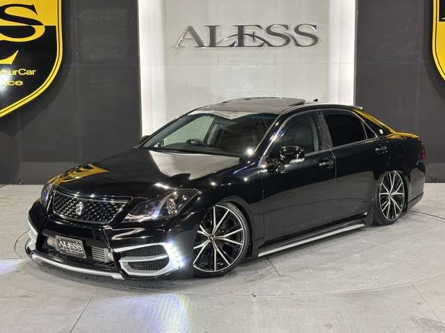 CROWN sedan