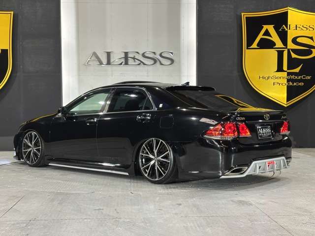 CROWN sedan