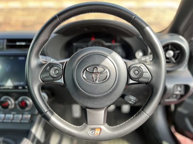 GR86