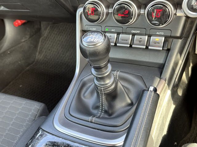 GR86