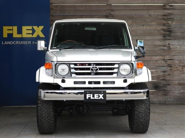 LANDCRUISER van