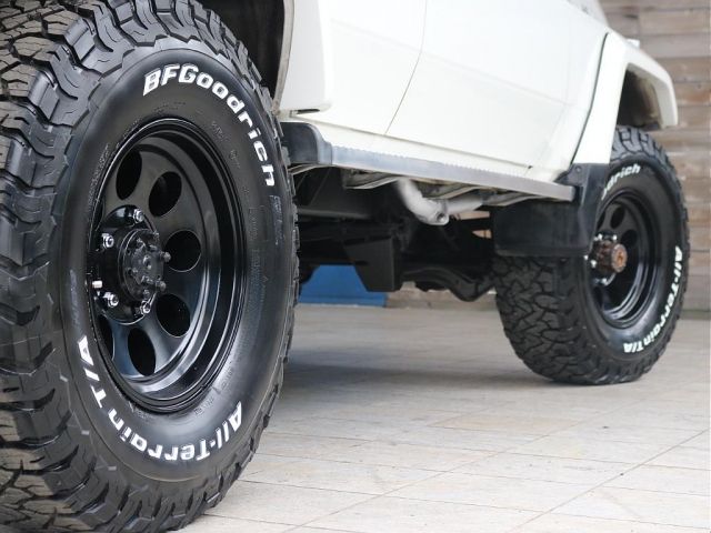 LANDCRUISER van
