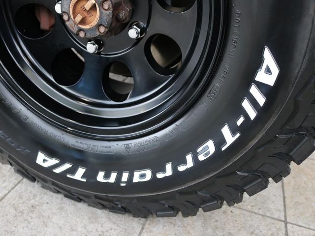 LANDCRUISER van