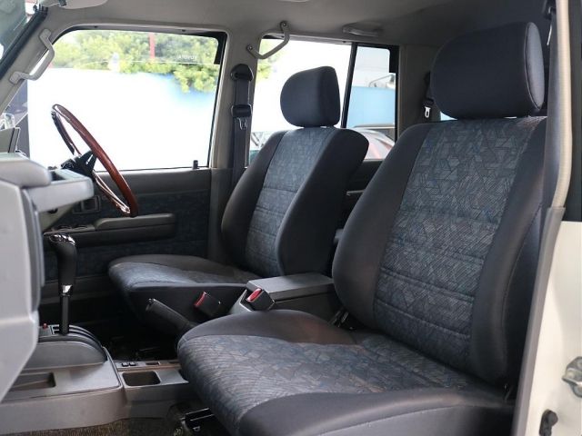 LANDCRUISER van
