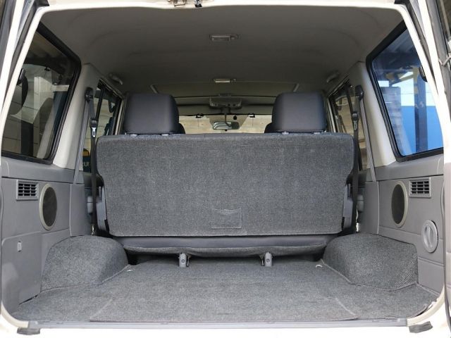 LANDCRUISER van