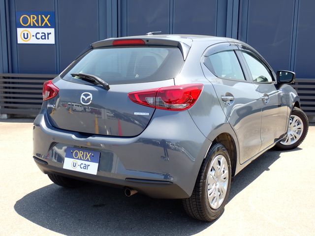 MAZDA2