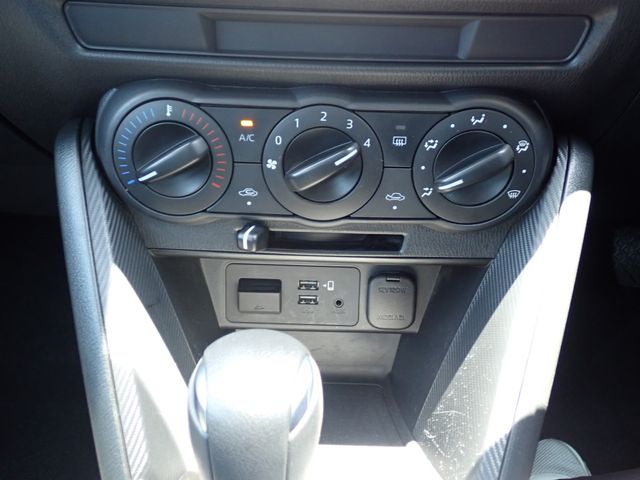 MAZDA2