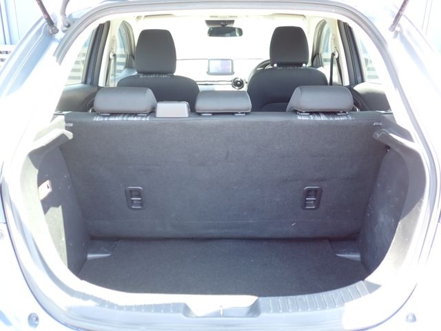 MAZDA2