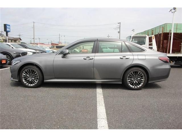 CROWN sedan hybrid 4WD