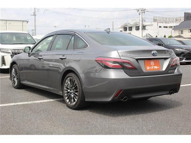 CROWN sedan hybrid 4WD